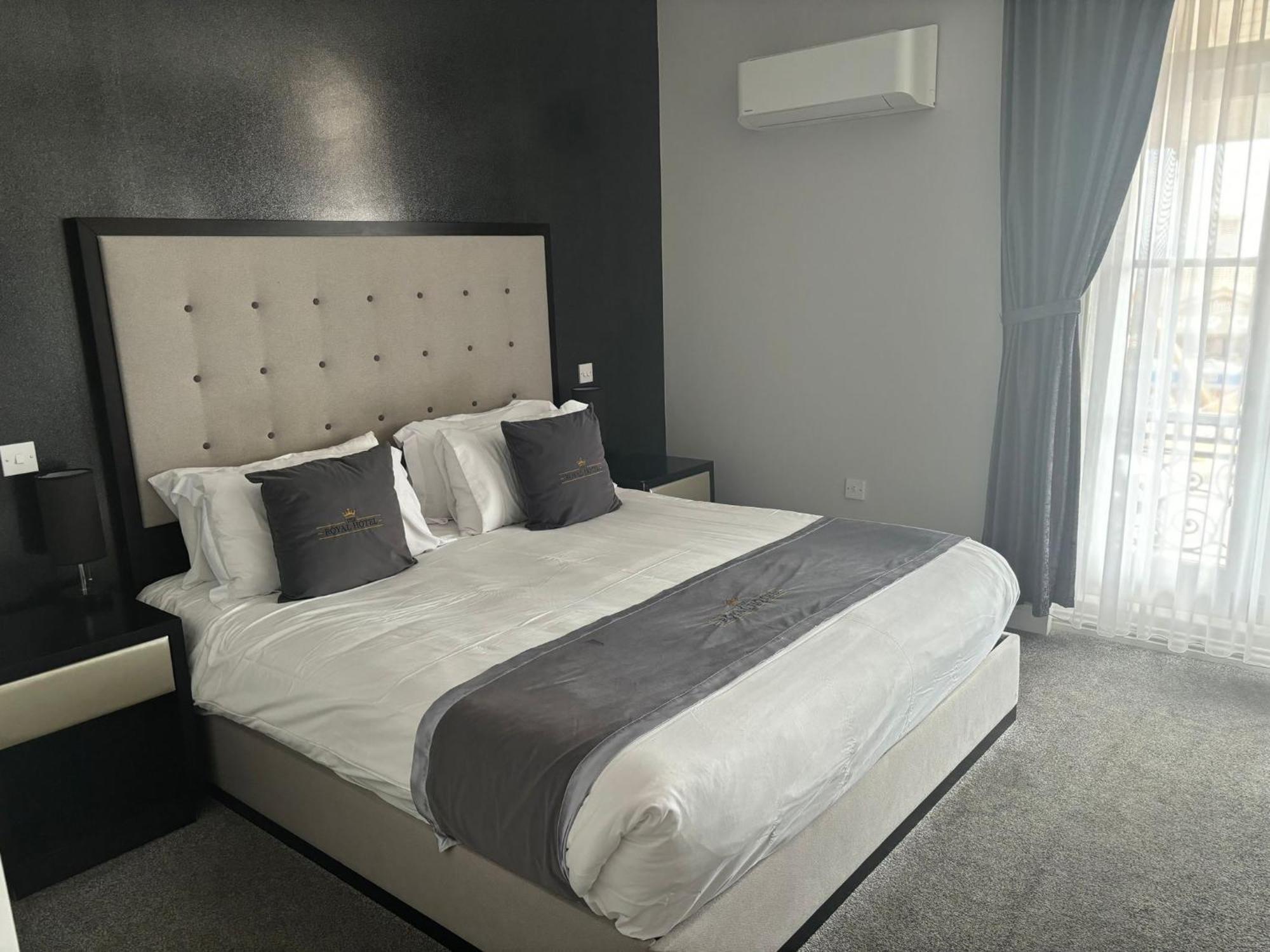 The Royal Hotel - Clacton On Sea Extérieur photo